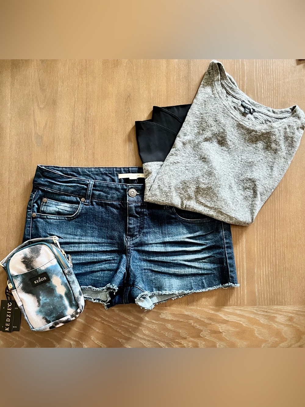 Summer Outfit Bundle | Express Top + XXI Denim Shorts + NWT Kedzie Crossbody